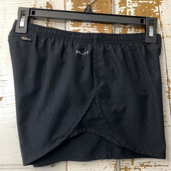 ☀️ Nike Black Dri-Fit Athletic Shorts - Picture 7 of 10